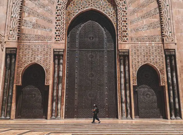 Hassan II Camii iç avlu kapısı, Kasablanka Fas